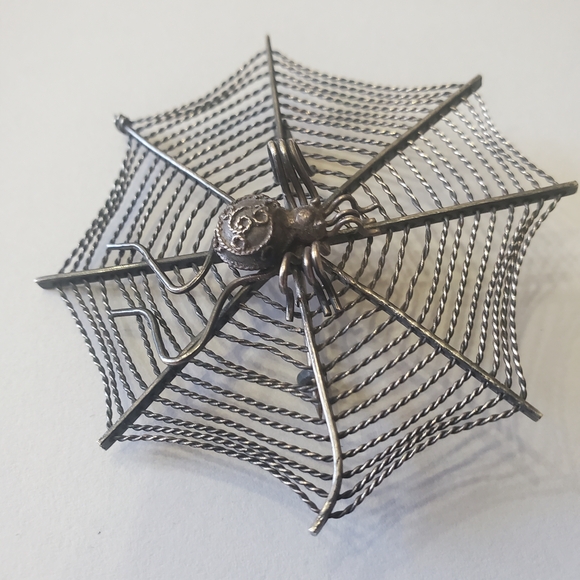 Vintage Metropolitan Museum Of Art (MMA) Sterling Silver Spider Web Brooch - Picture 2 of 8